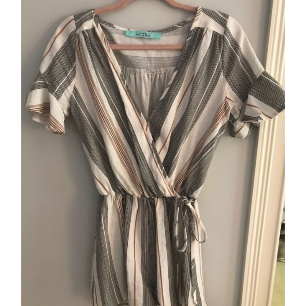 ‼️SOLD Karlie Mia Ruffle Sleeve Romper - Picture 2 of 3